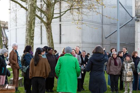 Groupe inaugurant le jardin d'Eve