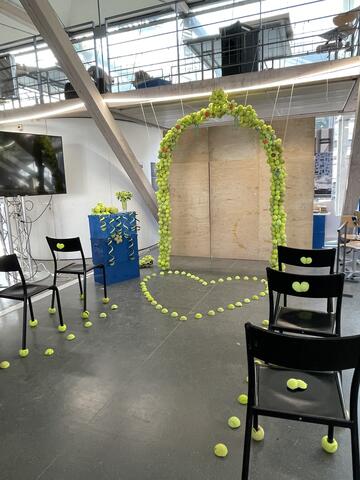 Arche de mariage en balle de tennis